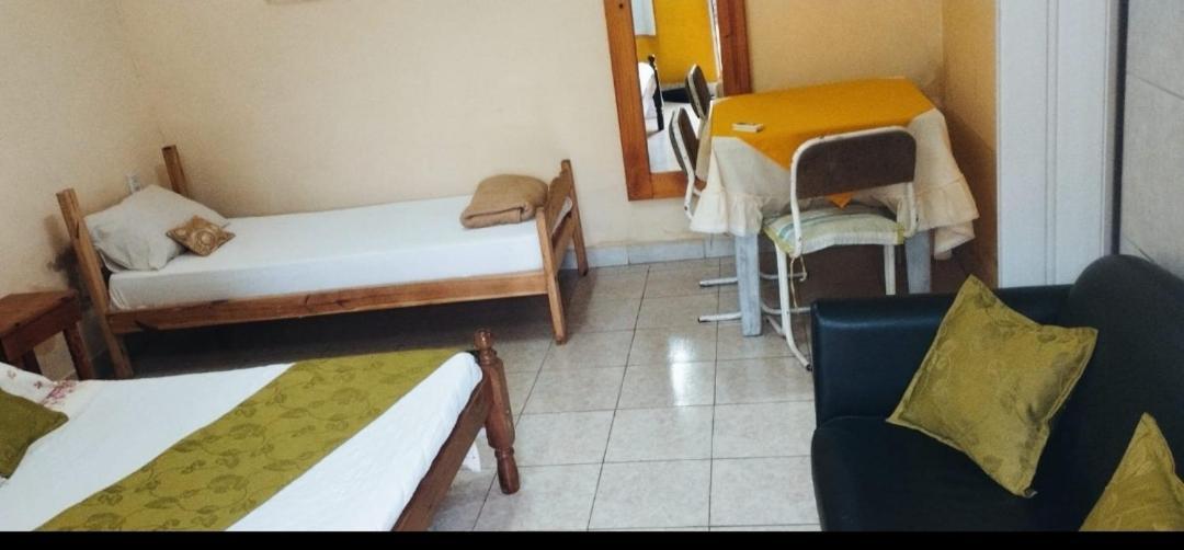 Hostel Damaris Puerto Iguazu Ruang foto